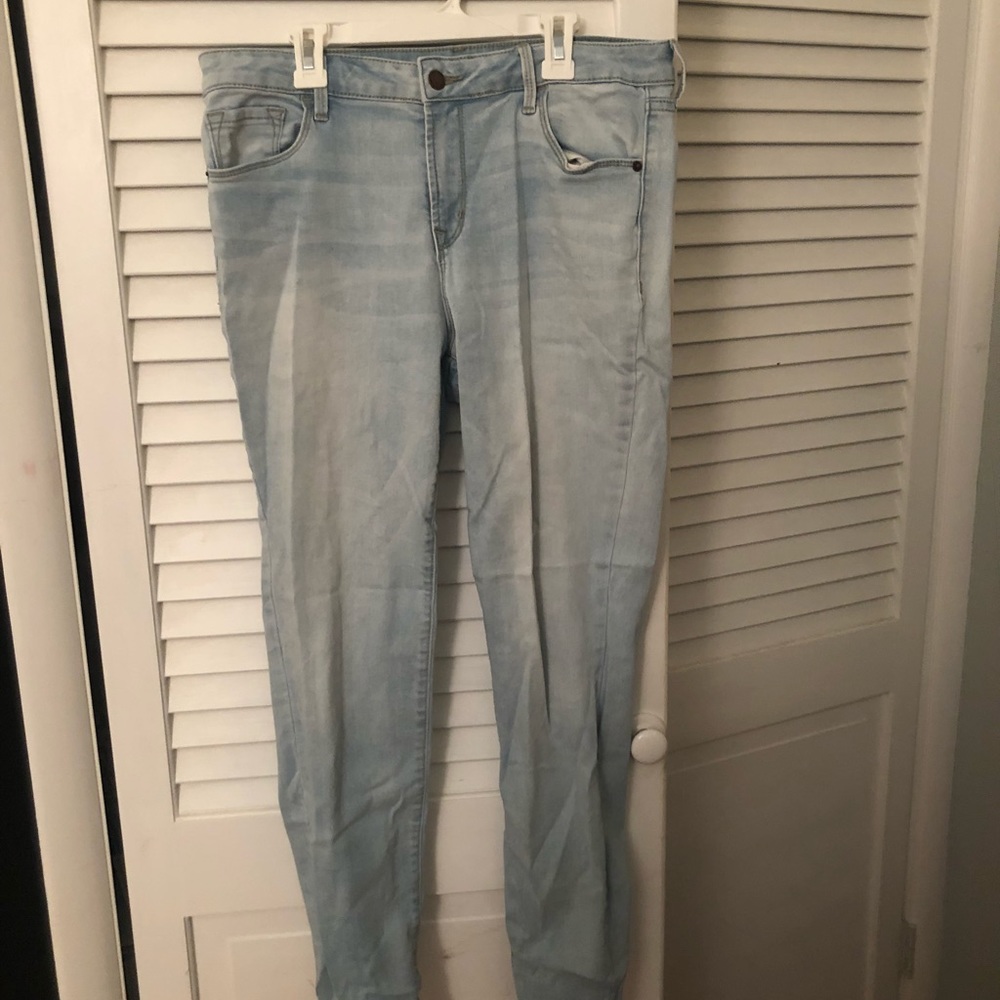 Light washed skinny jeans